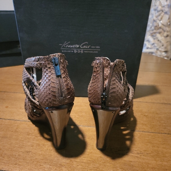 Kennith Cole Exclusive Brown Heels - Picture 3 of 5